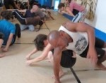 Pulsing and Embracing Contact Improvisation in Cuba