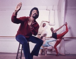 Portrait of Alvin Ailey with Judith Jamison, Linda Kent, and Dudley Williams in dance studio, 1973. Photography by Jack Mitchell, © Alvin Ailey Dance Foundation, Inc. and Smithsonian Institution, All rights reserved.