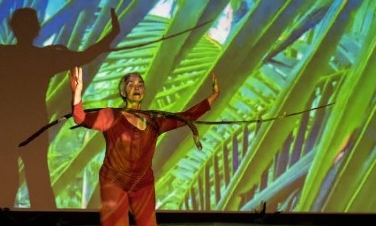 Photo: [La 18] Audovisual del MAC